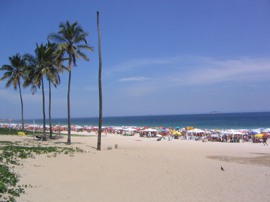 Areia branca e fofa na Praia de Ipanema