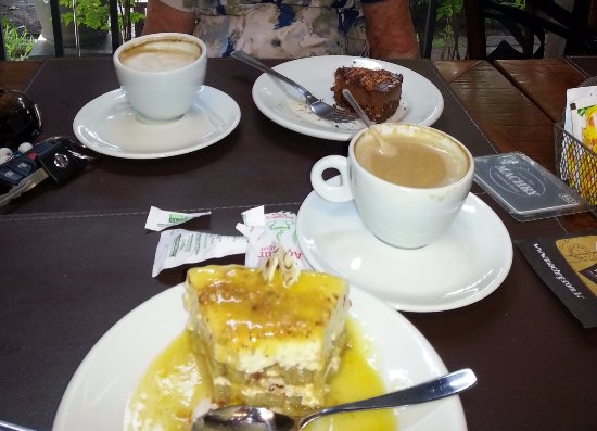 Cafés-e-tortas-do-Machry-Armazém-e-Bistrô