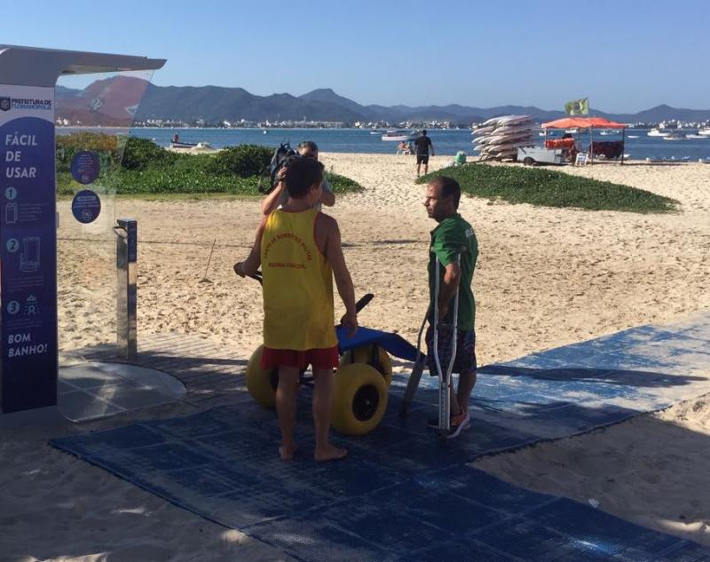 Praias de Florianópolis com acessibilidade - Esteiras de acesso - ©NSCTotal