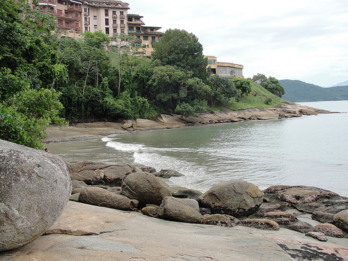 Casas na Praia de Mococa, Caraguatatuba