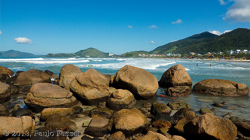 Pedras na Praia Grande