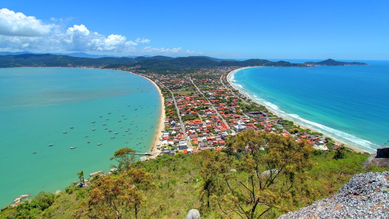 Praia de Zimbros - Vista do Morro do Macaco