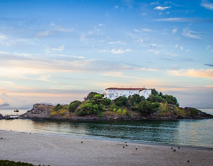 aluguel de temporada na Praia do Forte - Forte de Sao Mateus