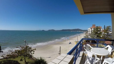 Apartamento de temporada em Canasvieiras com vista para o mar