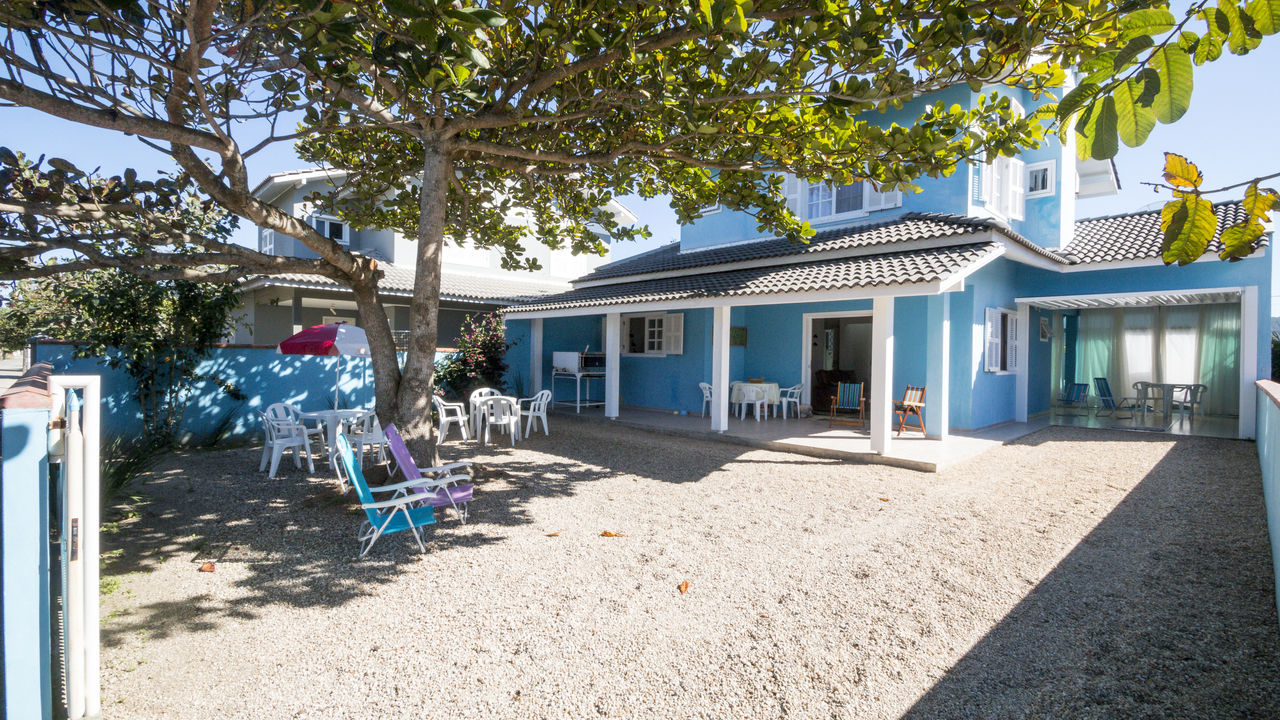 Casa de temporada pé na areia em Canto Grande 