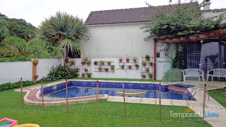 Casa Para Alugar Em Guaruja Para Temporada Praia Do Pernambuco Locacao Anual E Temporada Jd Acapulco 3568 Temporada Livre