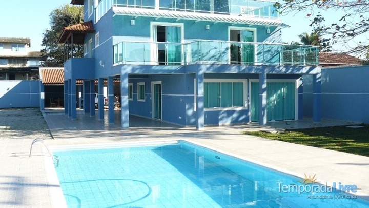 Casa Para Alugar Em Guaratuba Para Temporada Brejatuba Triplex Com Piscina A 01 Quadra Do Mar 18436 Temporada Livre