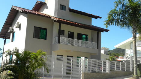 Casa para alugar em Florianópolis - Praia Brava