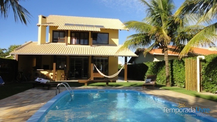 Casa Para Alugar Em Bombinhas Para Temporada Mariscal Linda E Ampla Casa Com Piscina E Quadra De Volei Em Mariscal Ref 12 21510 Temporada Livre