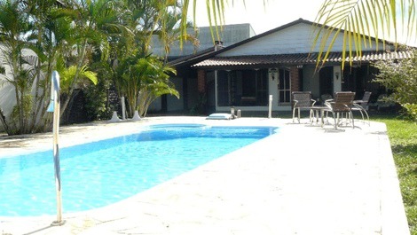Casa para alugar em Guaratuba - Praia Central