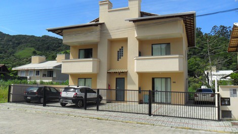 Apartamento para alugar em Bombinhas - Praia de Zimbros