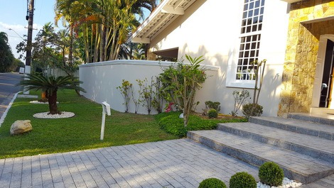 Casa para locação em Jardim Acapulco