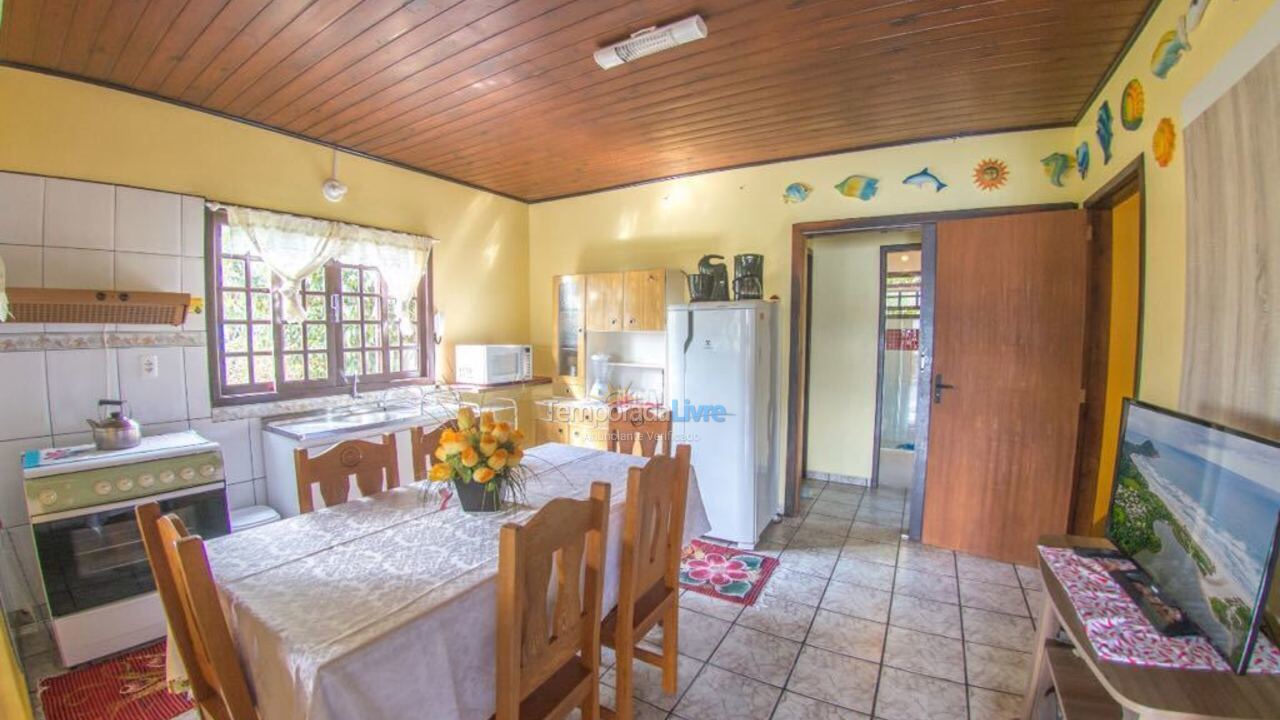 Casa para aluguel de temporada em Imbituba (Praia de Ibiraquera)