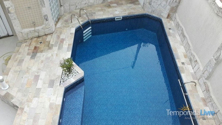 Casa Para Alugar Em Praia Grande Para Temporada Balneario Florida Reveillon 21 Disponivel 4 Suites C Ar Piscina Churrasq 20 M Da Praia 62792 Temporada Livre