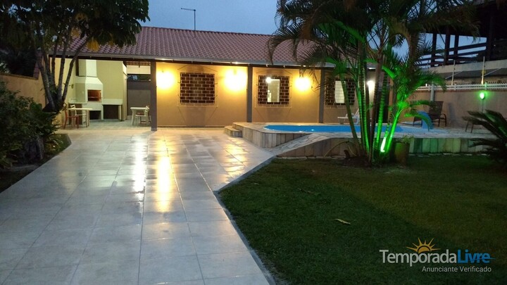 Casa Para Alugar Em Guaratuba Para Temporada Coroados Casa De Praia Da Magali De Aluguel Para Temporada 60952 Temporada Livre