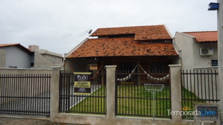 Casa Para Alugar Em Sao Francisco Do Sul Para Temporada Itaguacu Casa Pre Fabricada De Madeira Ac Sky Internet Cisterna 67094 Temporada Livre
