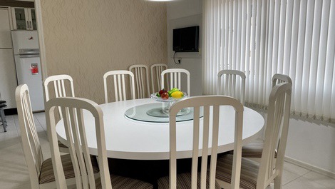 Apartamento para alugar em Itapema - Meia Praia