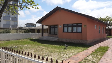 Casa Beira Mar em Pontal do Paraná  no Balneario Grajau