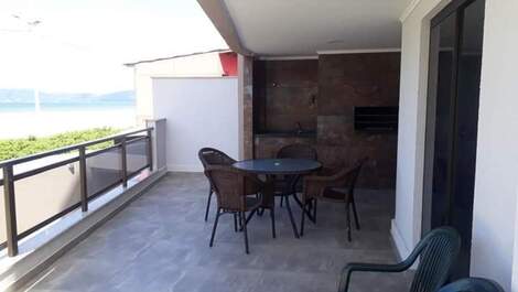 Apartamento para alugar em Itapema - Meia Praia