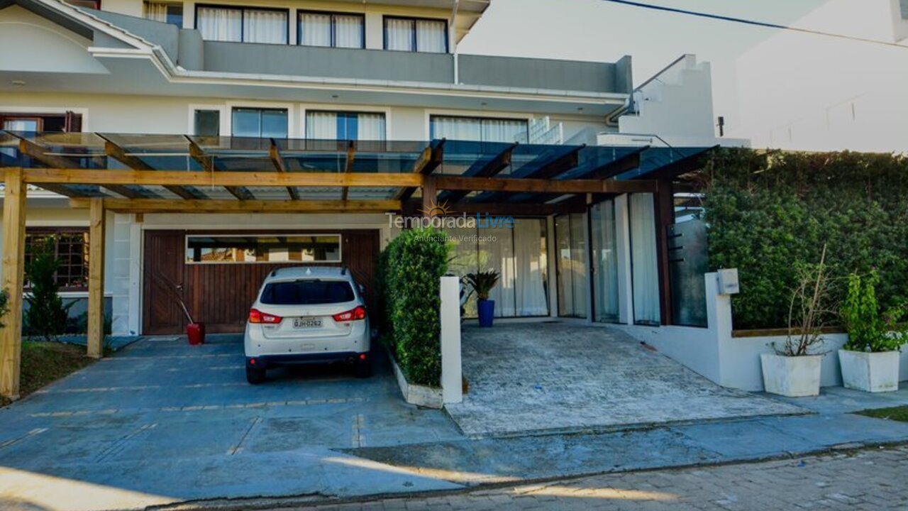 Casa para aluguel de temporada em Florianopolis (Jurerê Internacional)